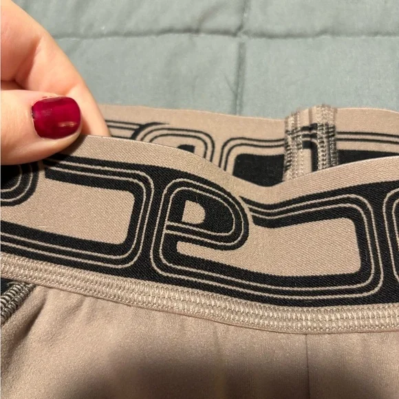 VICTORIA’S SECRET PINK Active Tan and Black Checkered Leggings Womens Size XXL - Picture 4 of 8